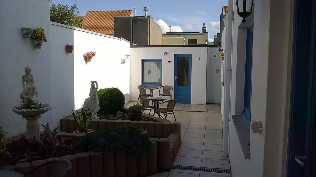 Kokodor Bed & Breakfast De Haan Exterior photo